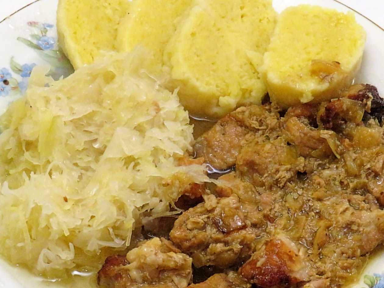 N3-Vepřový vrabec, zelí, bramborové knedlíky