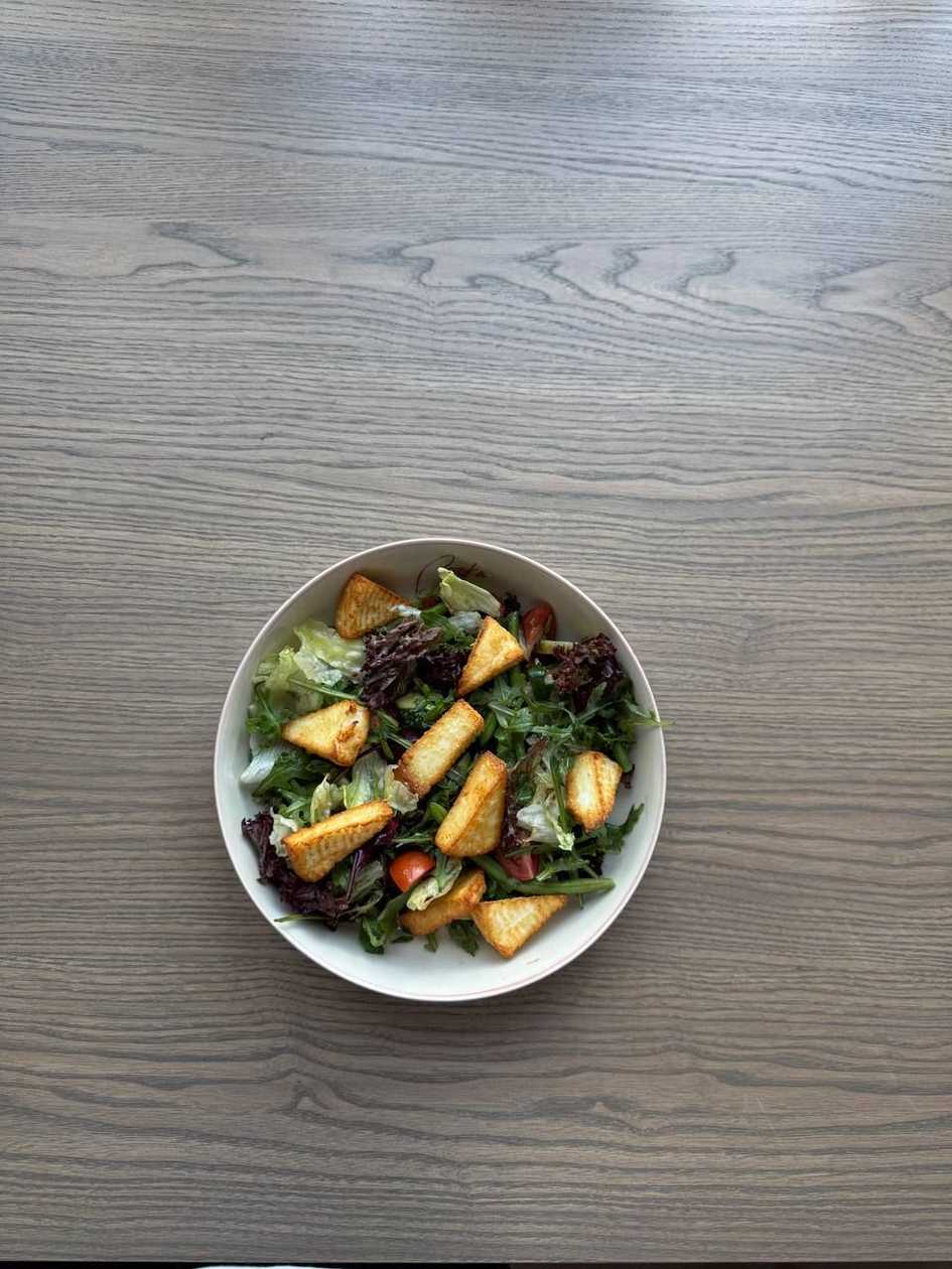 Salad with Grilled Halloumi