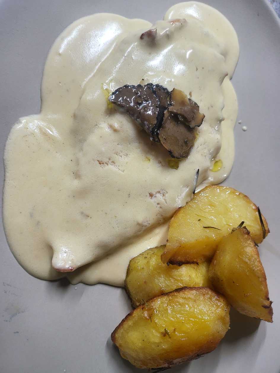 Pollo IL CALCIO with truffle oil and gorgonzola