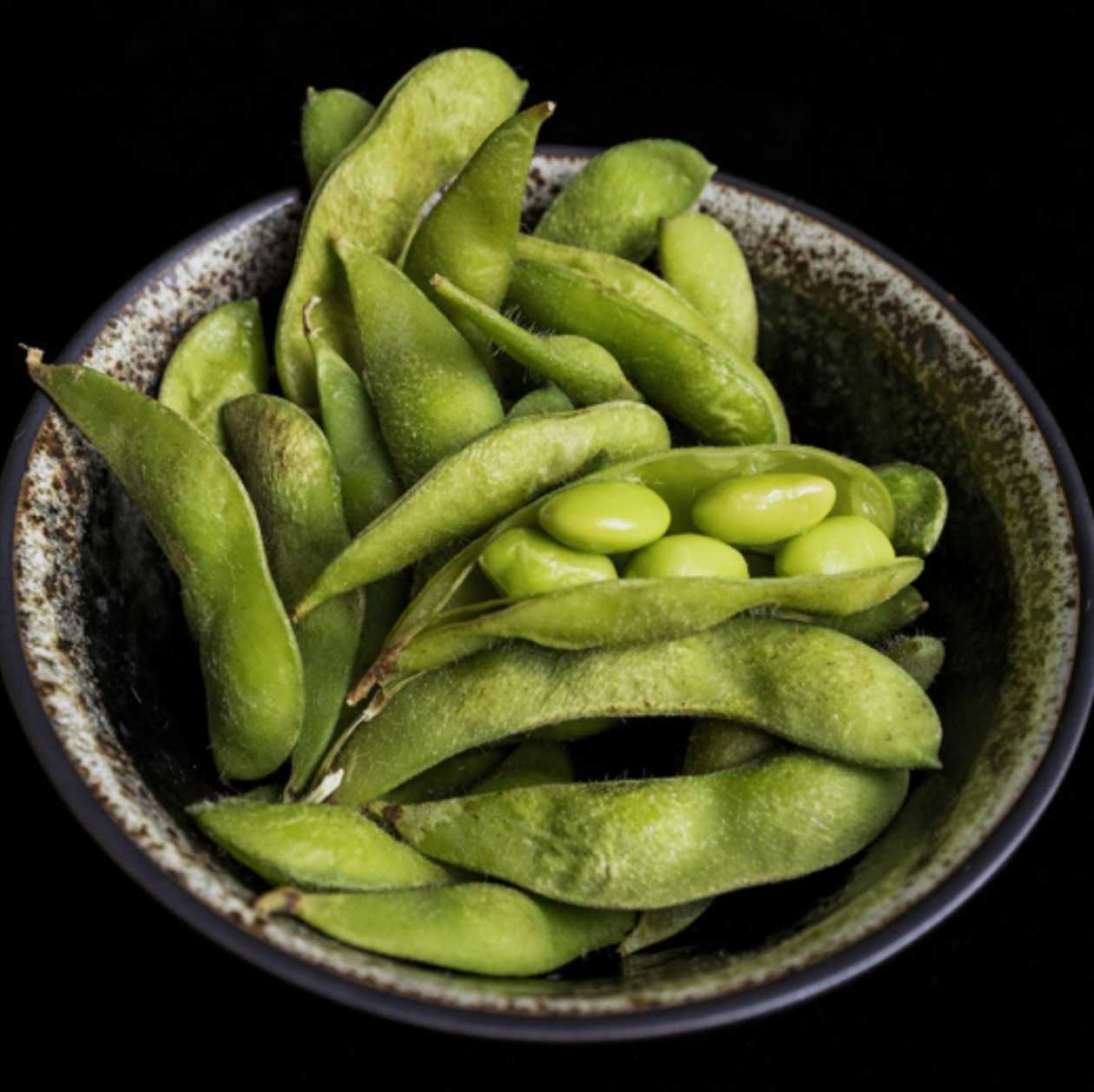 Steamed edamame beans salt / spicy