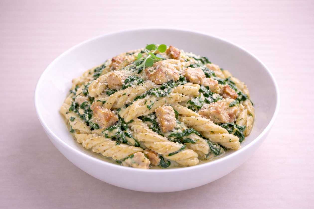 56. Pasta Gemelli Al Salmone