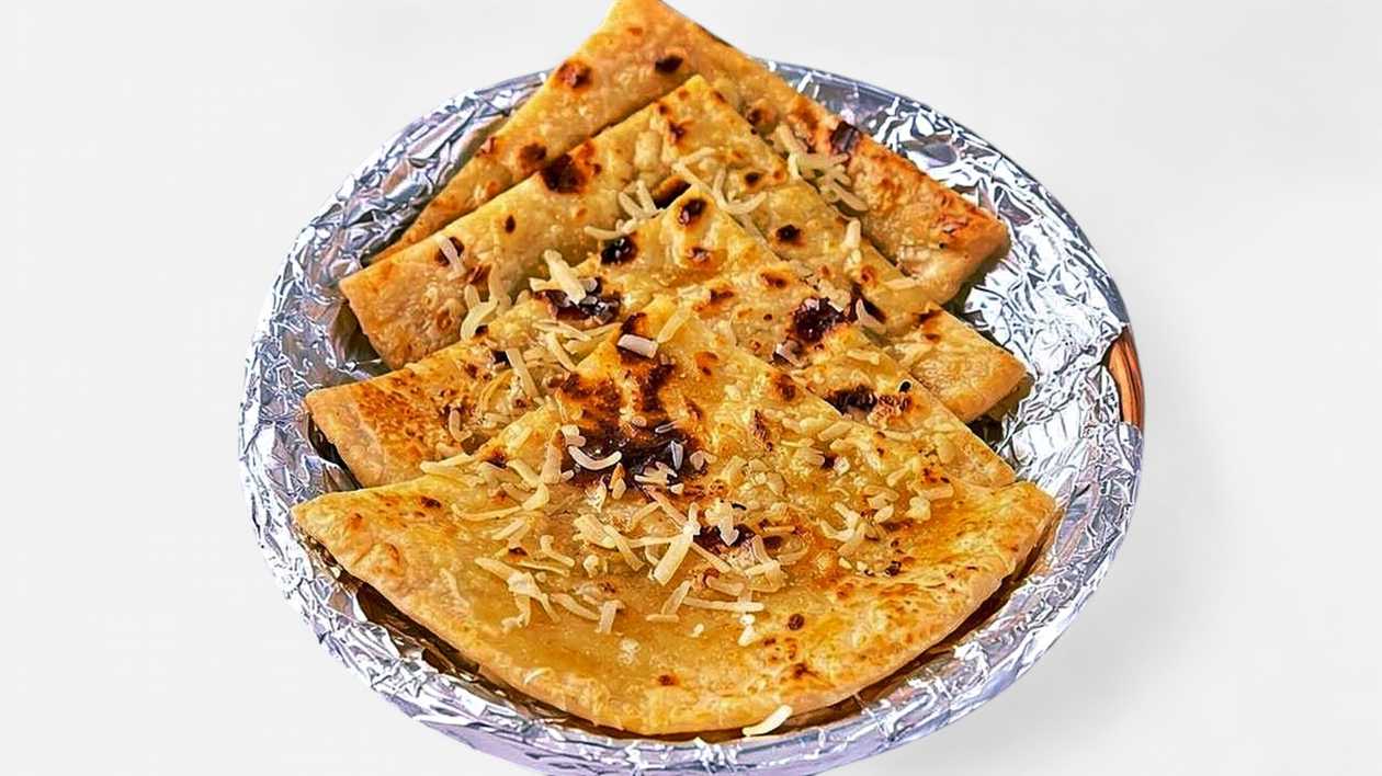 436. Paratha Kana, juustu, küüslauguga.**