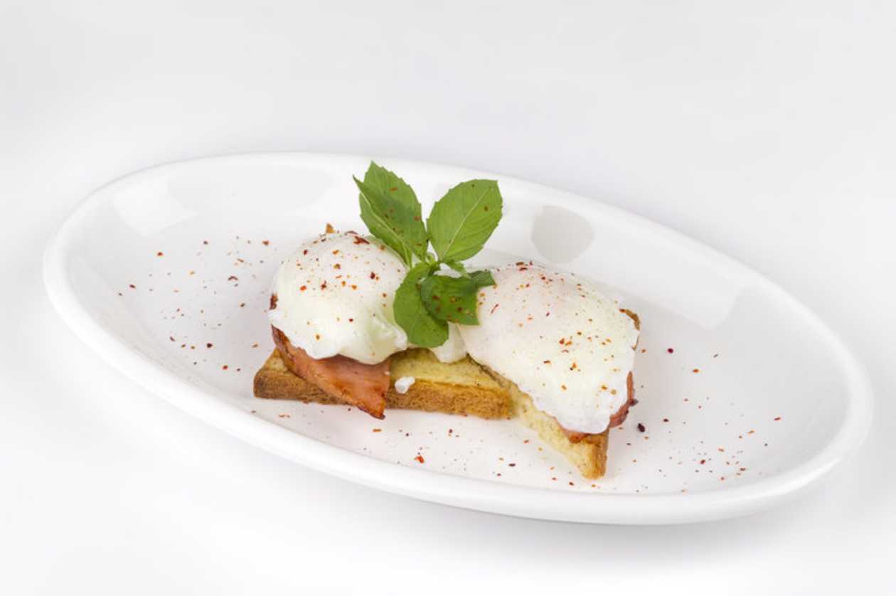 Poached Eggs with Bacon