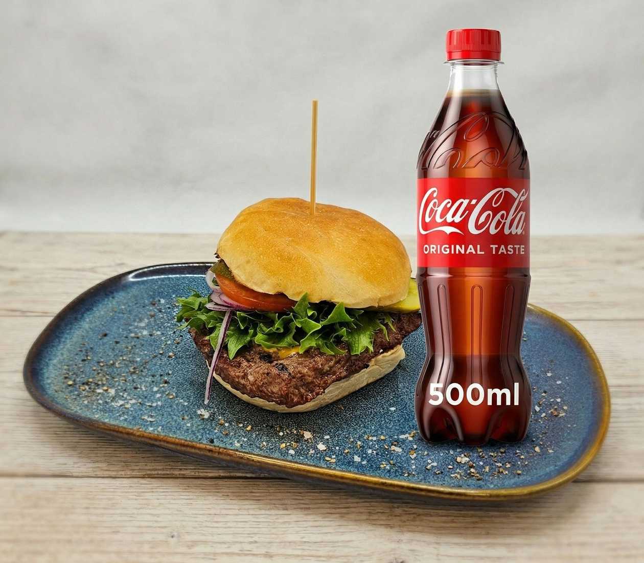 Juustuburger + Coca-Cola 500ml