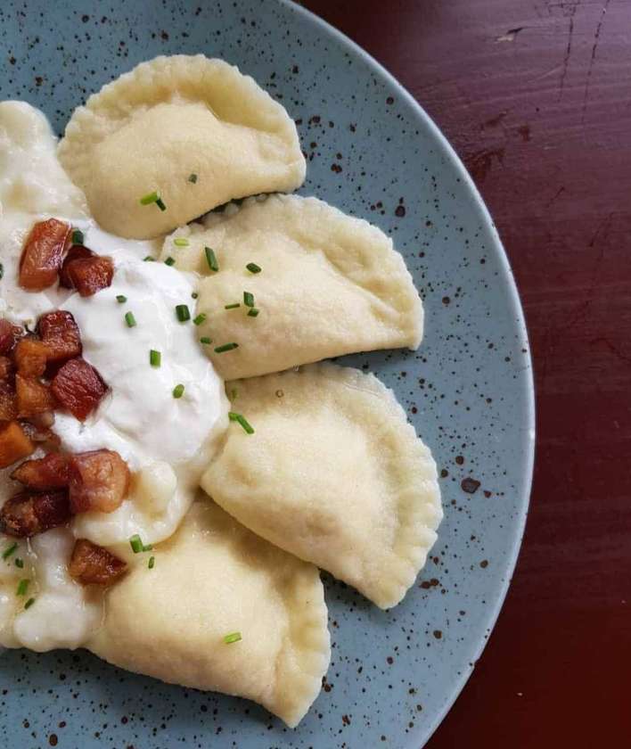 XXL PIROHY S KYSLOU SMOTANOU A OPRAŽENOU SLANINKOU 500g A-1,3,7