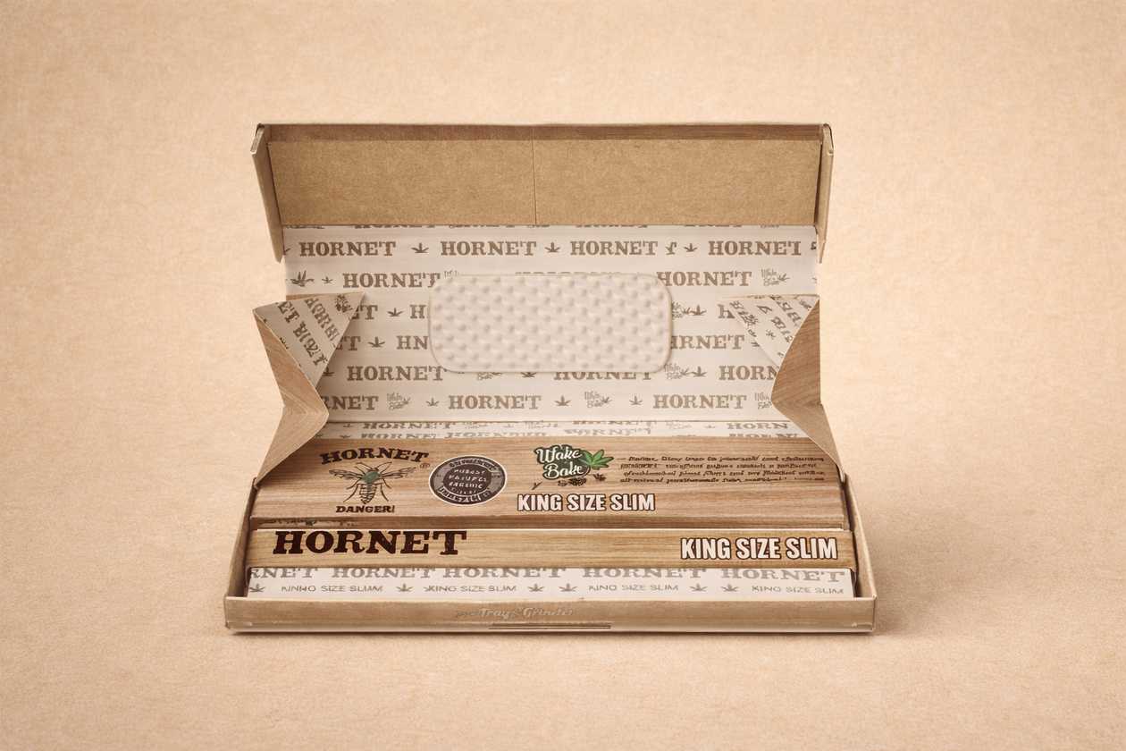 Hornet Danger King Size Slim Paper & Tips + Tray + Grinder (50 leaves & tips)