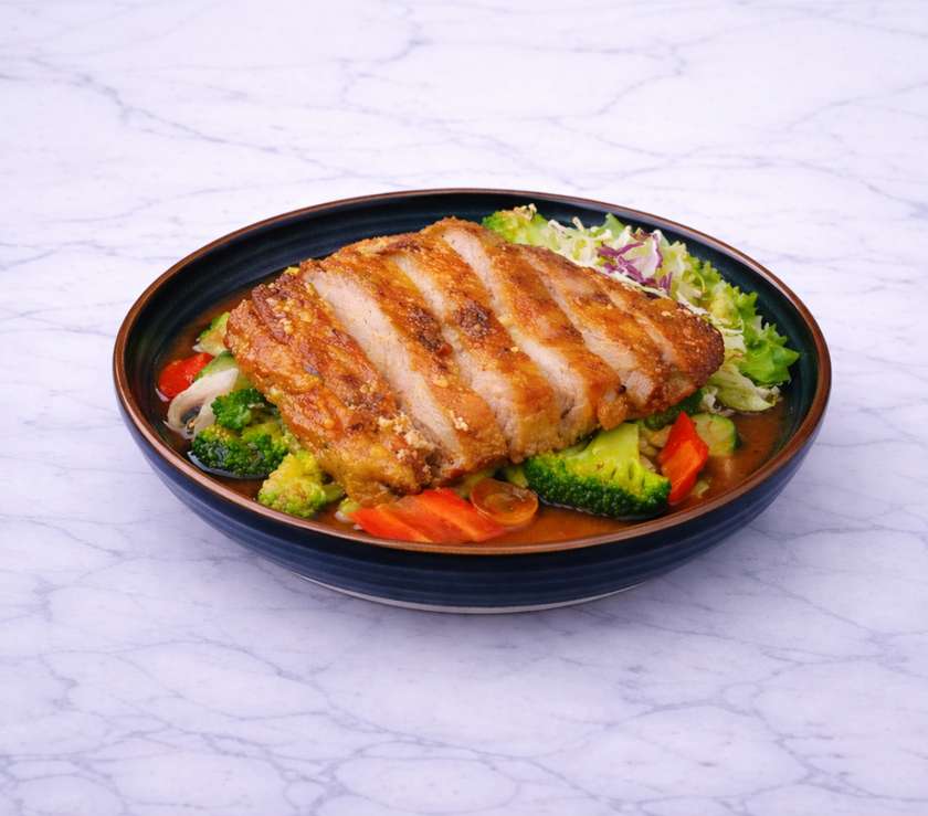 M011 Crispy chicken with sweet and sour sauce