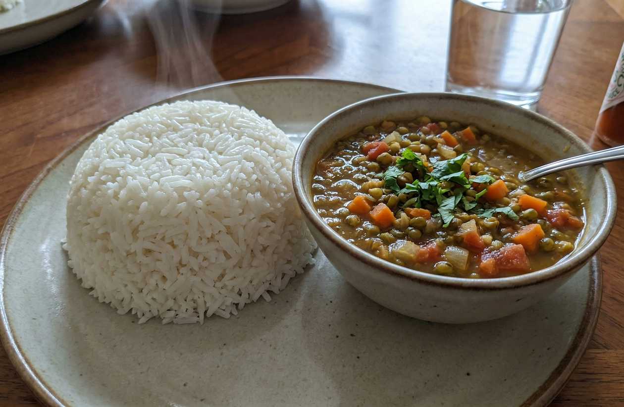 Ndengu Stew with white rice