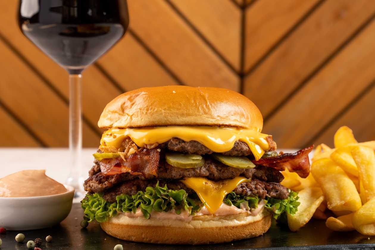 Meniu Triple Smash Burger