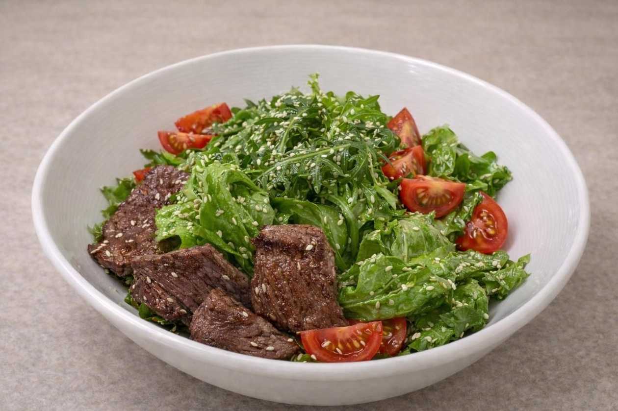 Beef salad with honey-mustard sauce