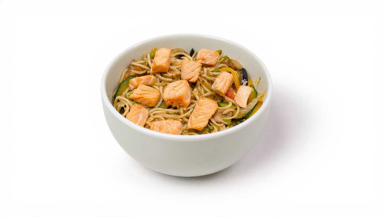 523.Wok with Salamon