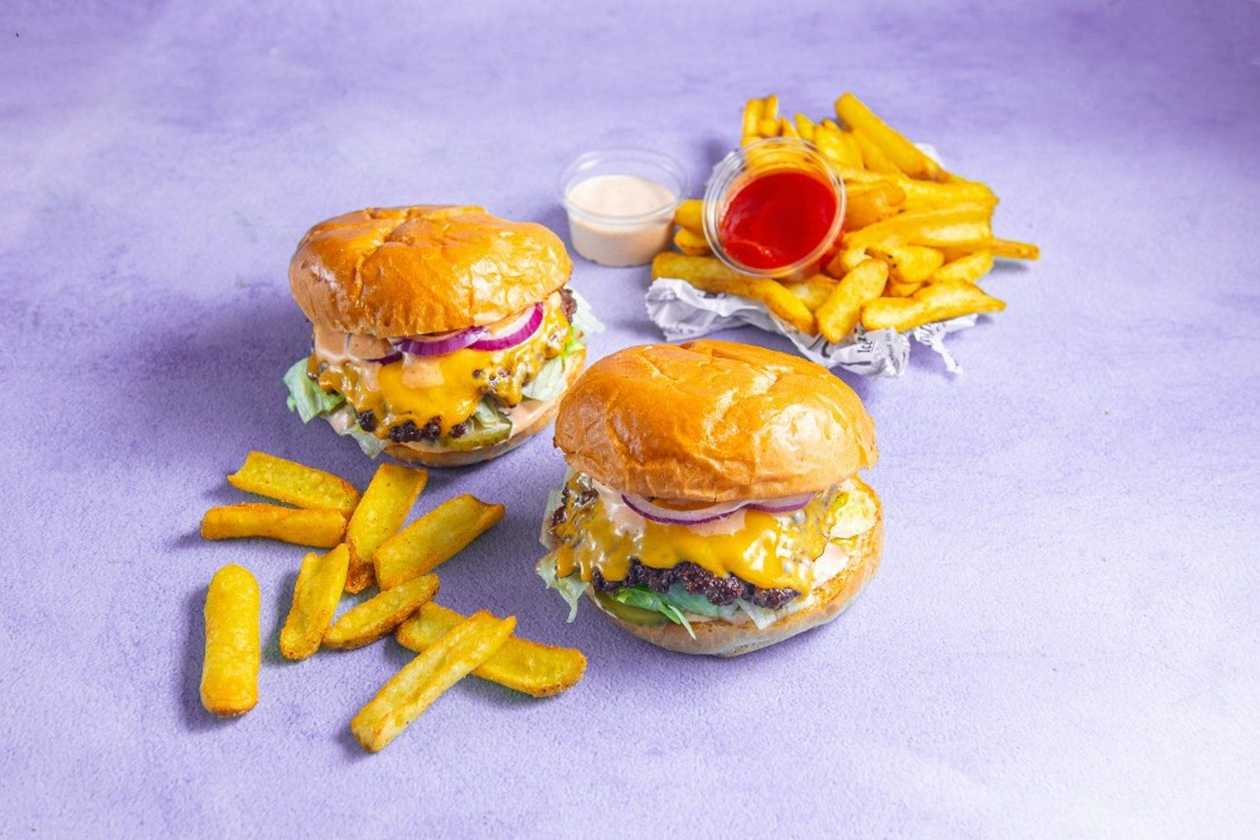 Cheeseburger+ Cheeseburger= Combo