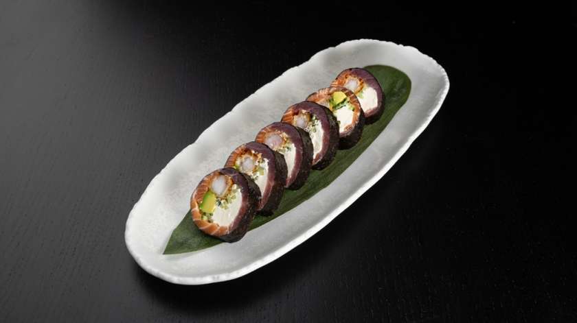 204 Roll Salmon / Tuna / Shrimps