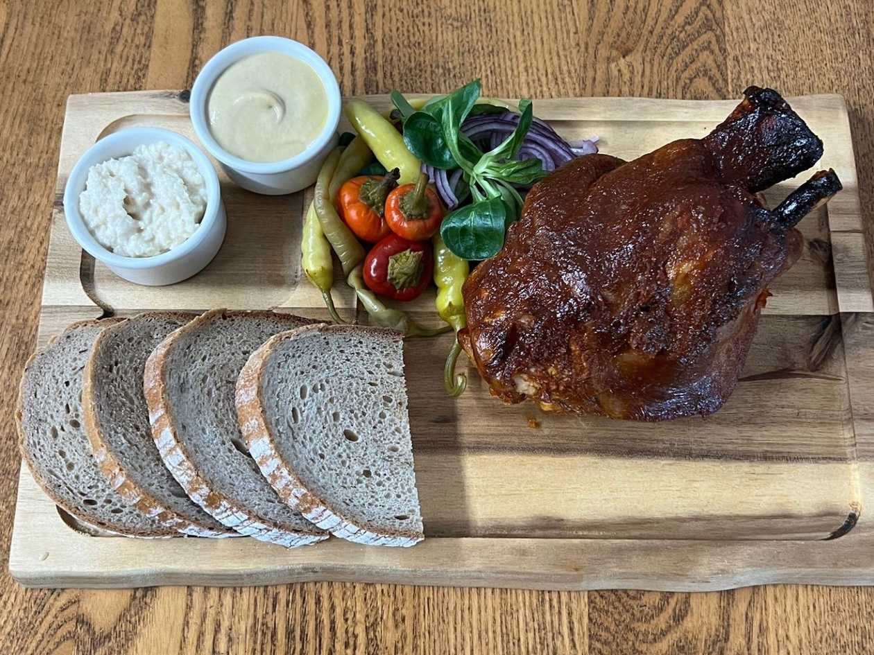 1200g Vepřové koleno