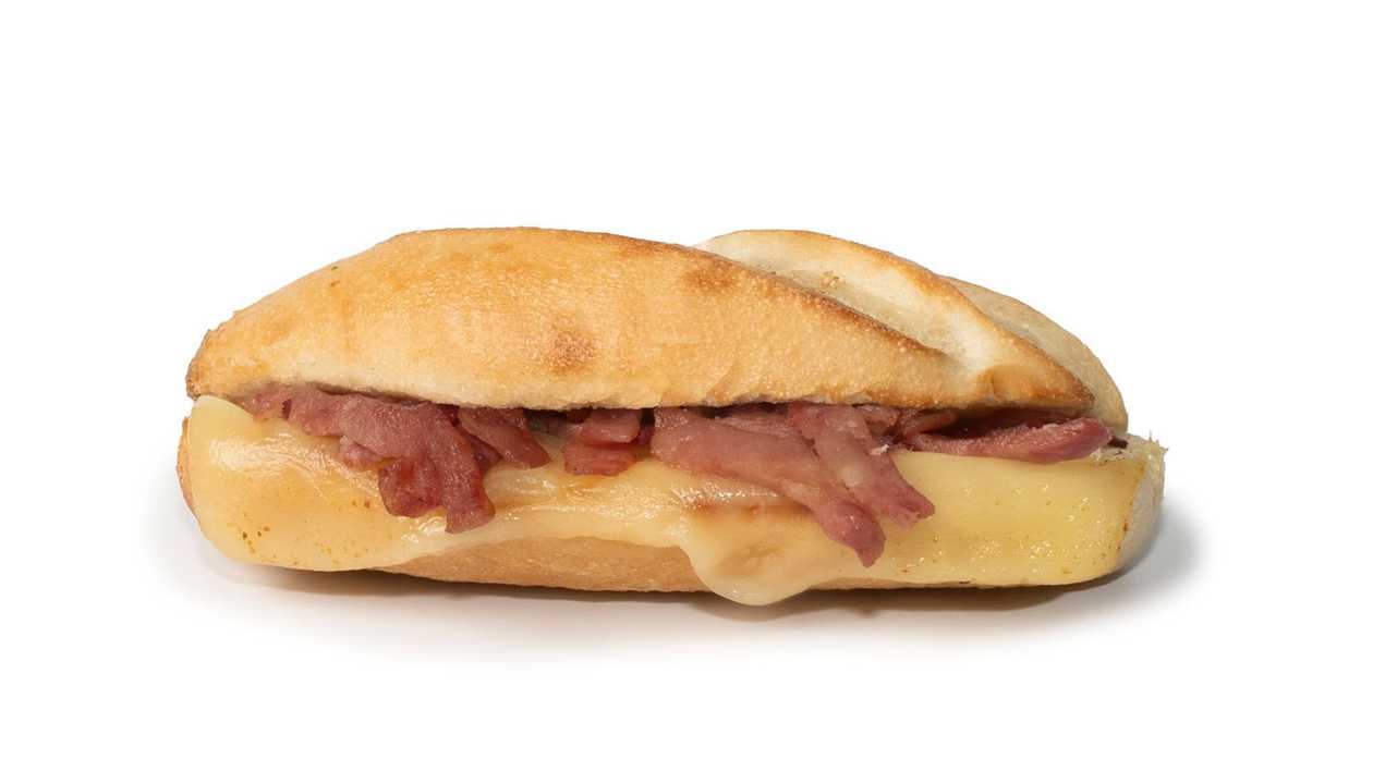7. Bacon fumado e queijo maturado
