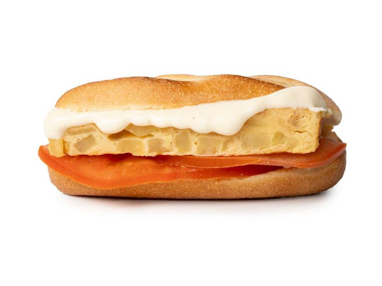 14. Tortilha de batata, tomate e maionese