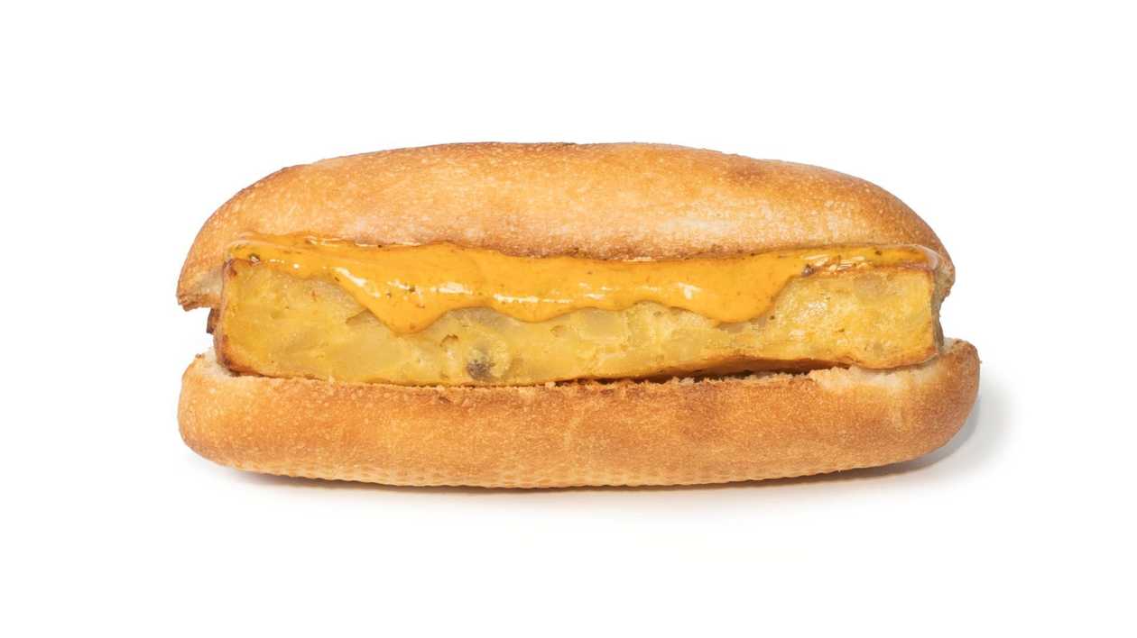 1. Tortilha de batata e molho 100M