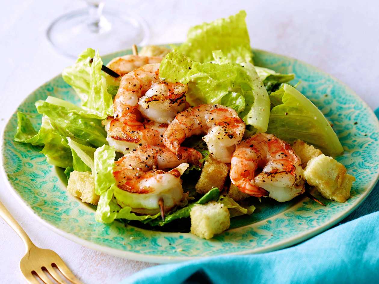 Caesar salad wit shrimps