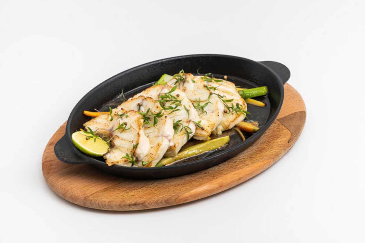 Pan-Fried Sea Bream Fillet with Vegetables