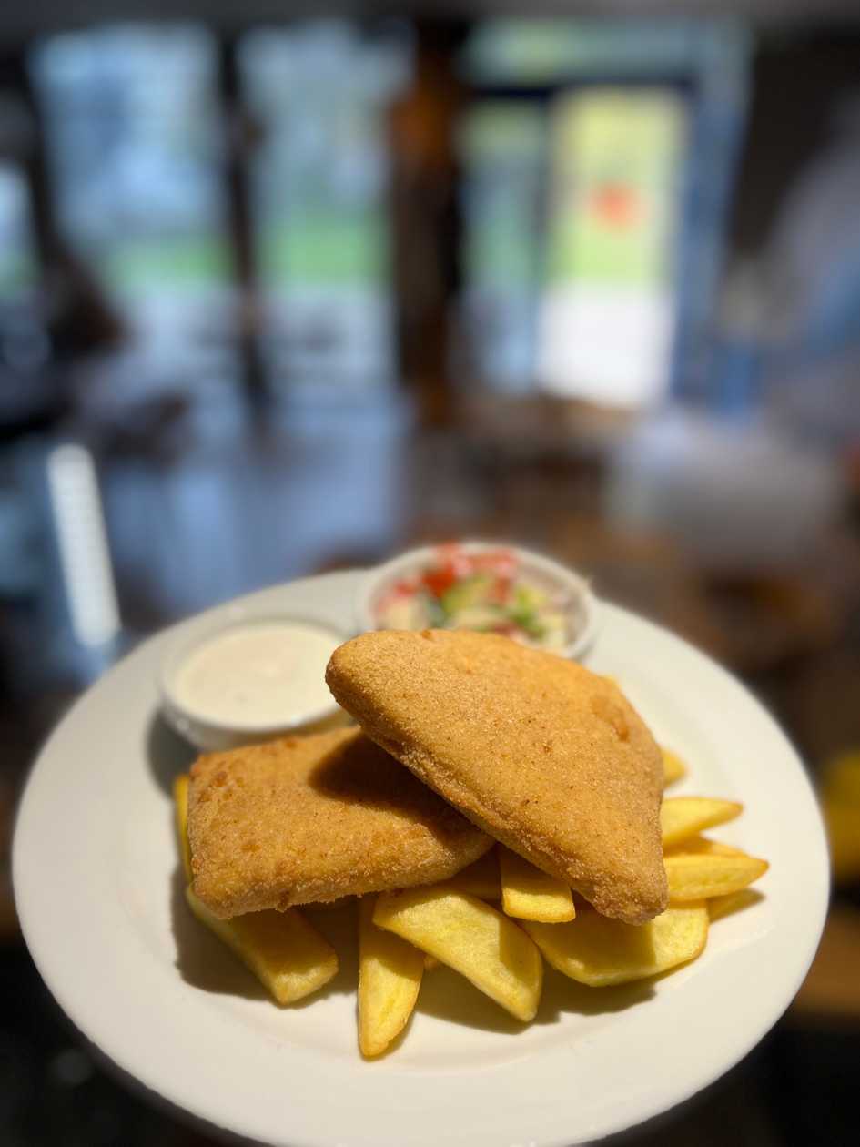 120g/200g Vyprážaný syr, hranolky, tatárska omáčka, zeleninový šalát /1,3,7,10/