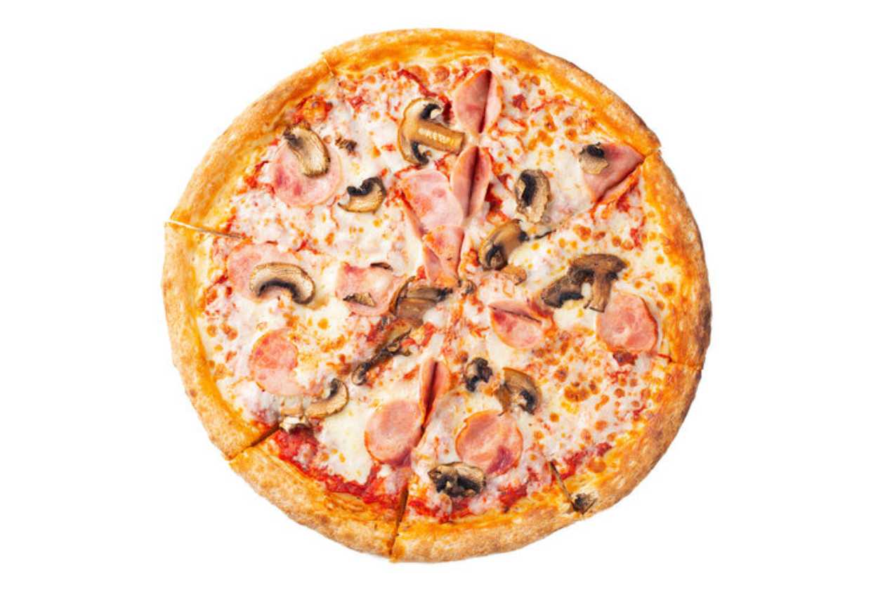 Pizza with ham and mushrooms