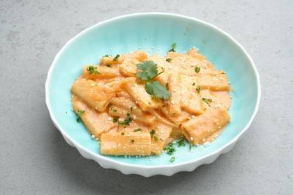 Rigatoni cu file de Dorada