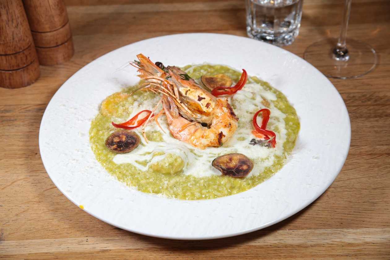 Risotto cu creveți, crema de zucchini si sparanghel