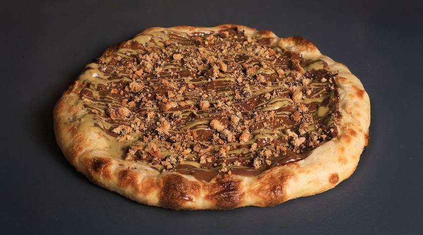 Nutella, Pistachio & Biscuits Pizza