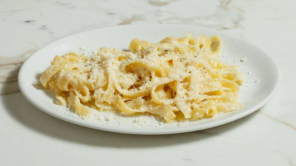 Fettuccine Alfredo