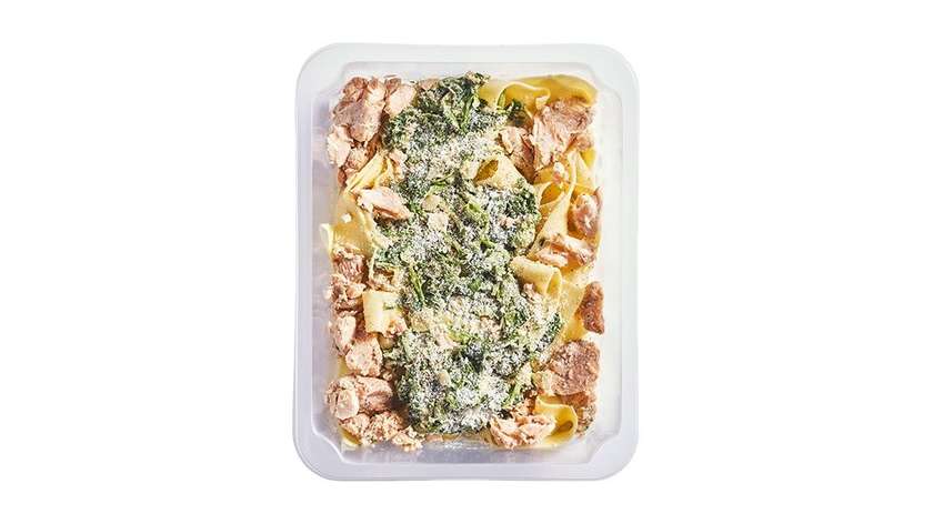 Pappardelle Pasta with Salmon and Spinach