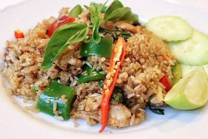 F3.Kao Pad Krapow Gai ข้าวผัดกระเพราไก่