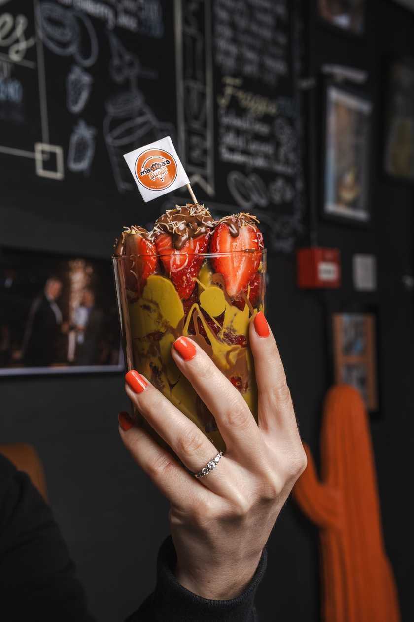 Dubai Chocolate Fresh Strawberry Delight