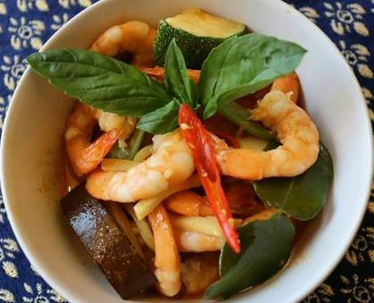 19. Choo-Chee-Goong ฉูฉี่กุ้ง