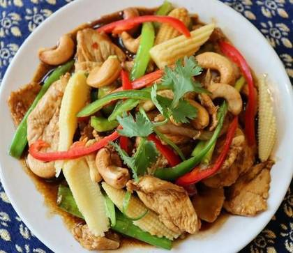 21. Kai-Pad-Med-Ma-Moang ไก่ผัดเม็ดมะม่วง