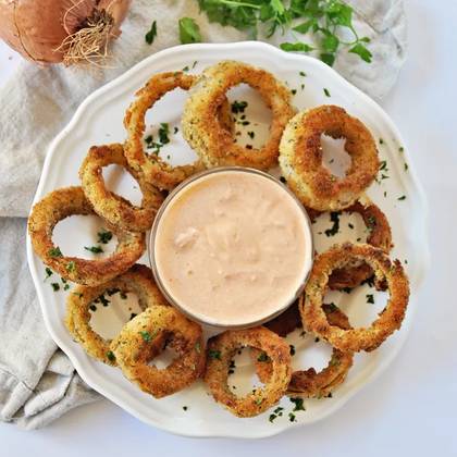 Onion Rings with Dressing