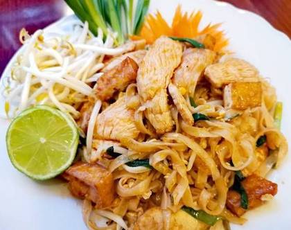 31.1 Pad-Thai-Kai/chicken ผัดไทไก่