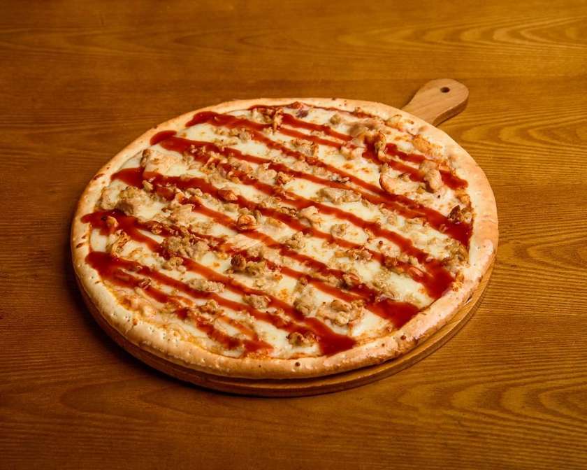 Large Chicken Barbecue Pizza