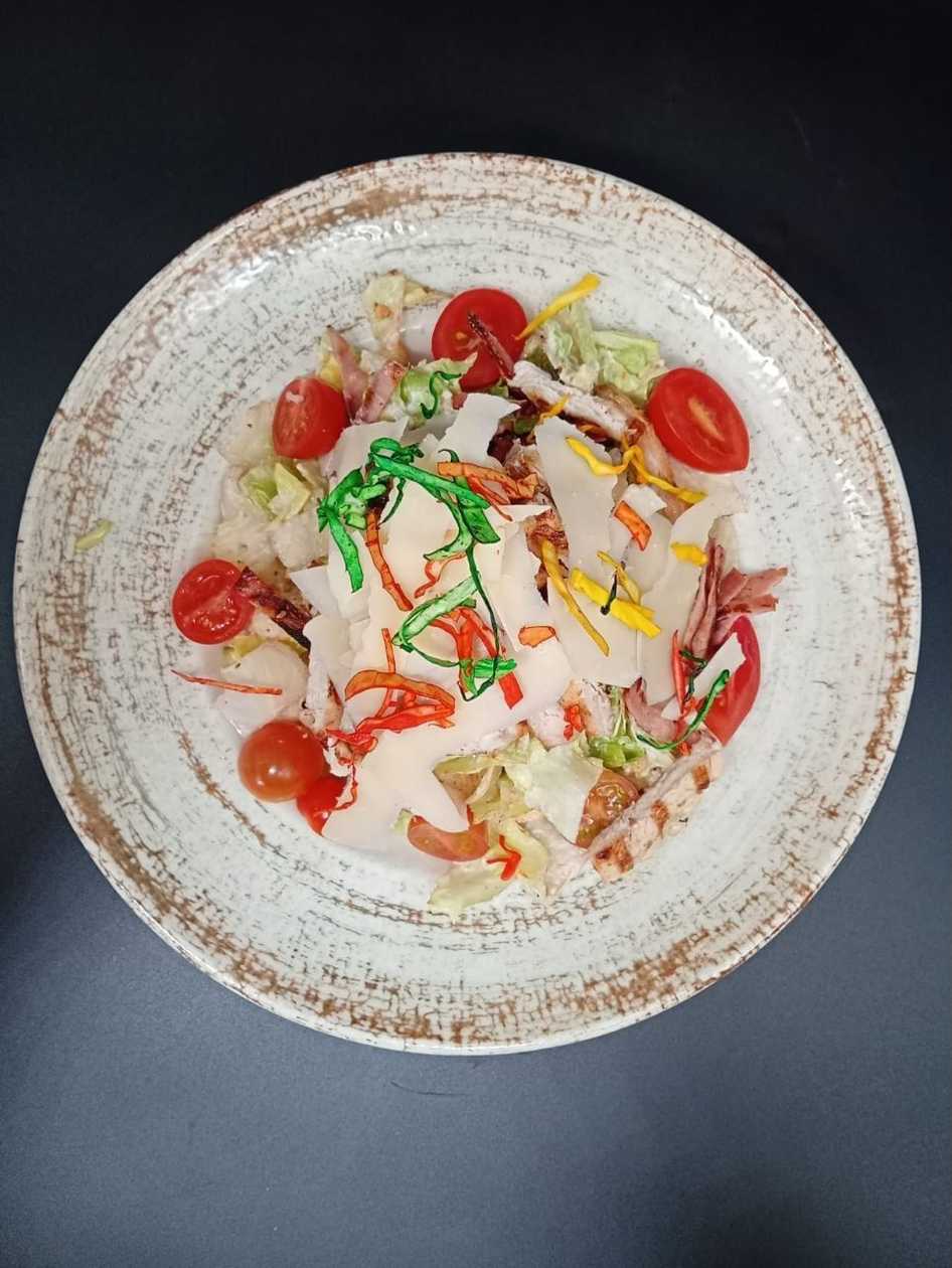 Salată Caesar