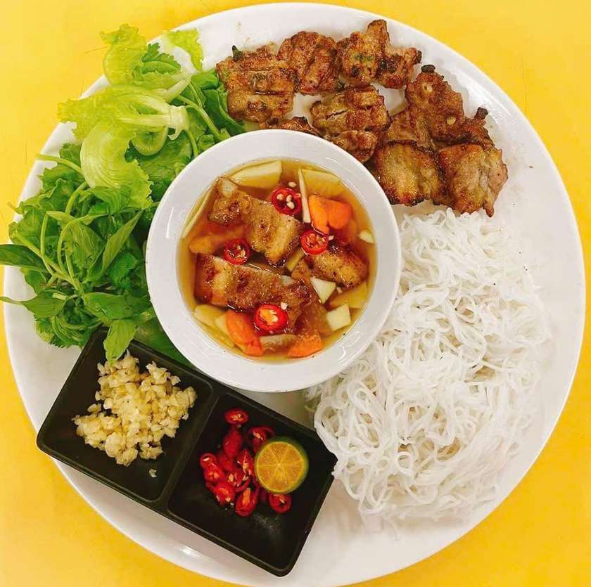 Vermicelli de porc la gratăr vietnameze 500g / bún chả chấm500g