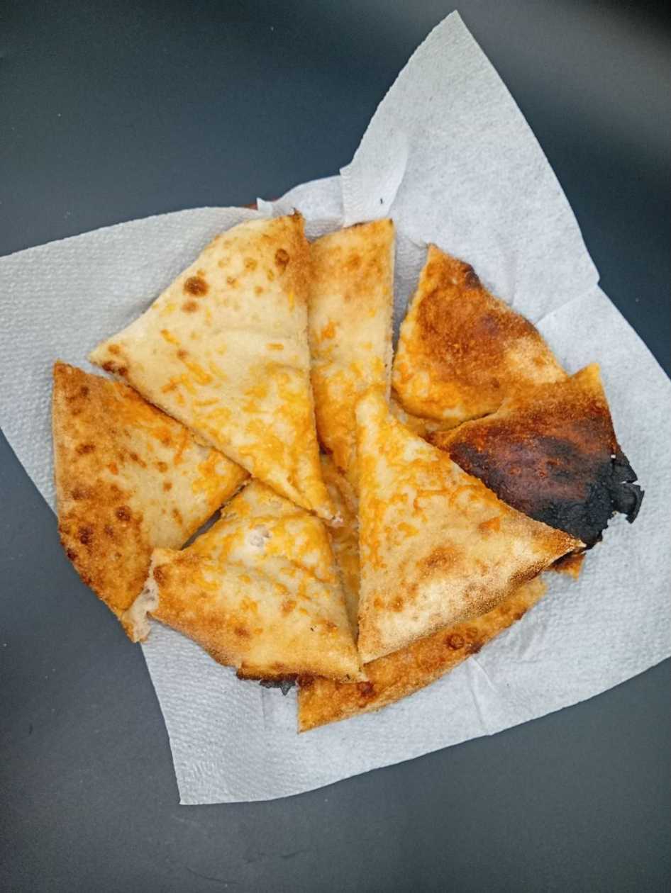 Focaccia Crocantă cu Parmezan