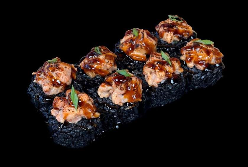 Black Salmon Roll