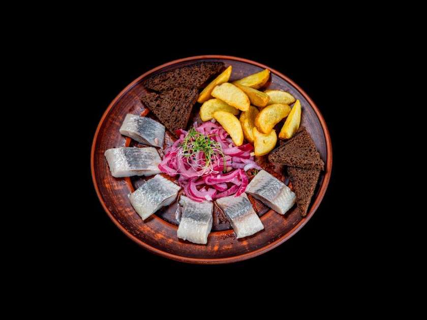 Matias Herring with Homemade Potatoes and Toasts
