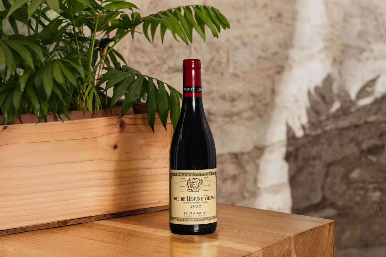 Côte de Beaune-Village Maison Louis Jadot, Burgundia, France, 75cl