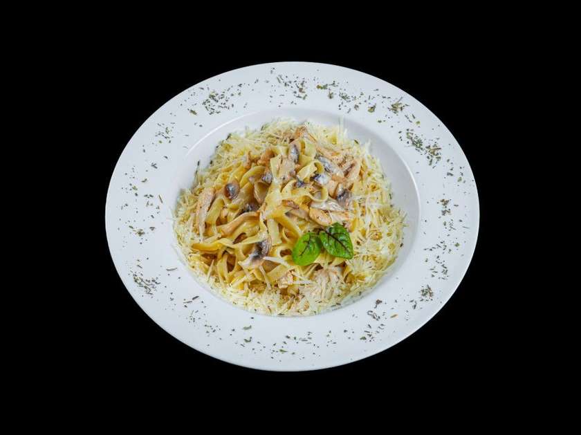 Fettuccine with Chicken and Mushrooms