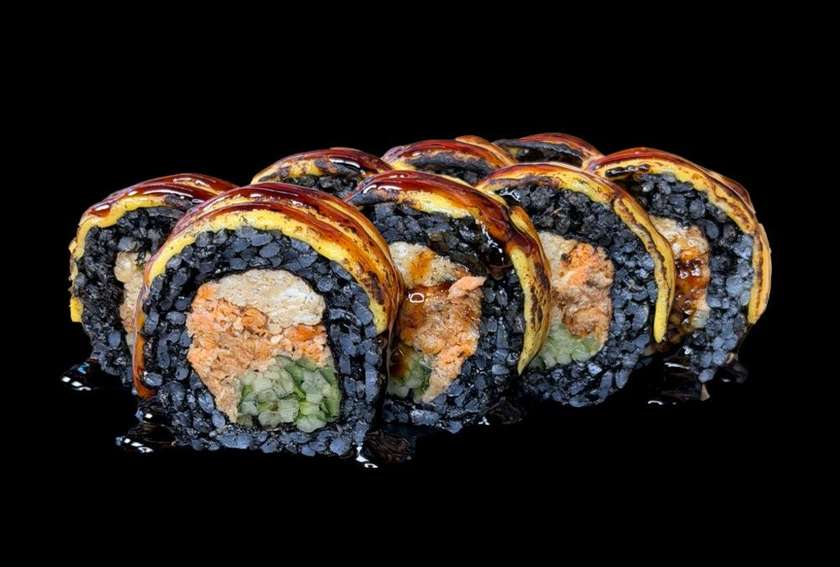 Black Cheese Roll