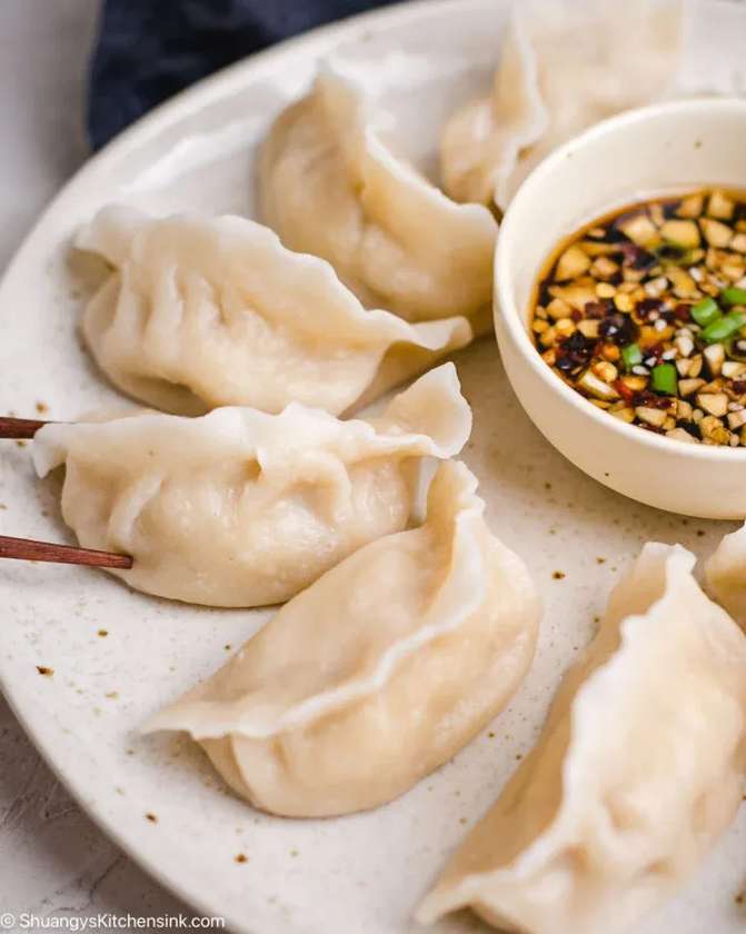 Family Feast 18 Boiled Dumplings W01