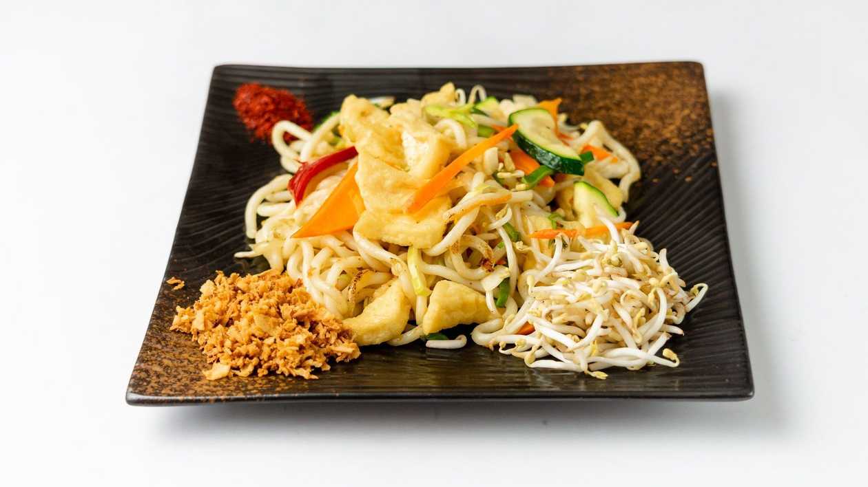 V28. Yaki Udon Vegan