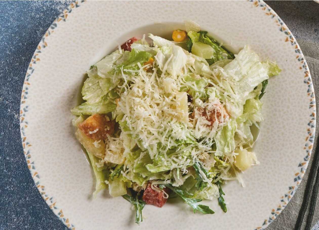 Havay toyuq salatı