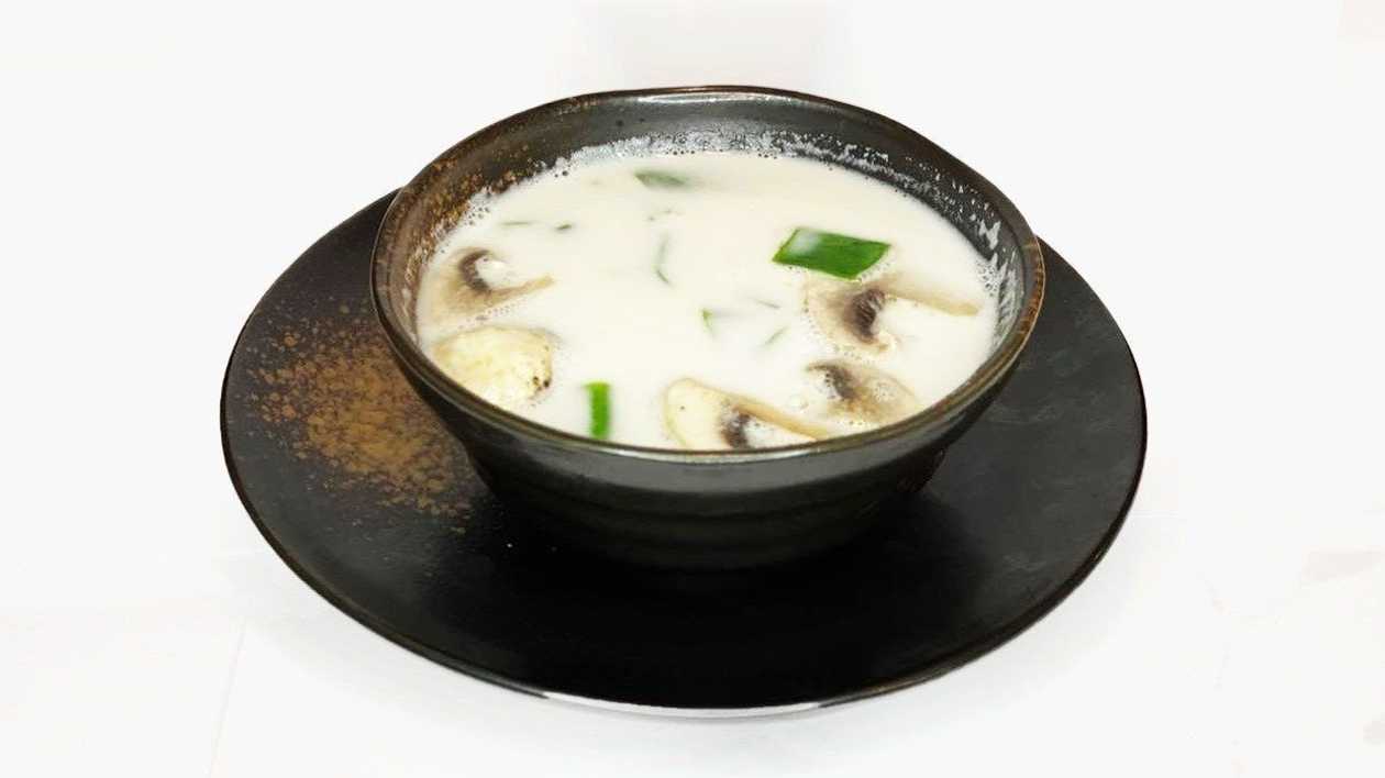 S02. Tom Kha