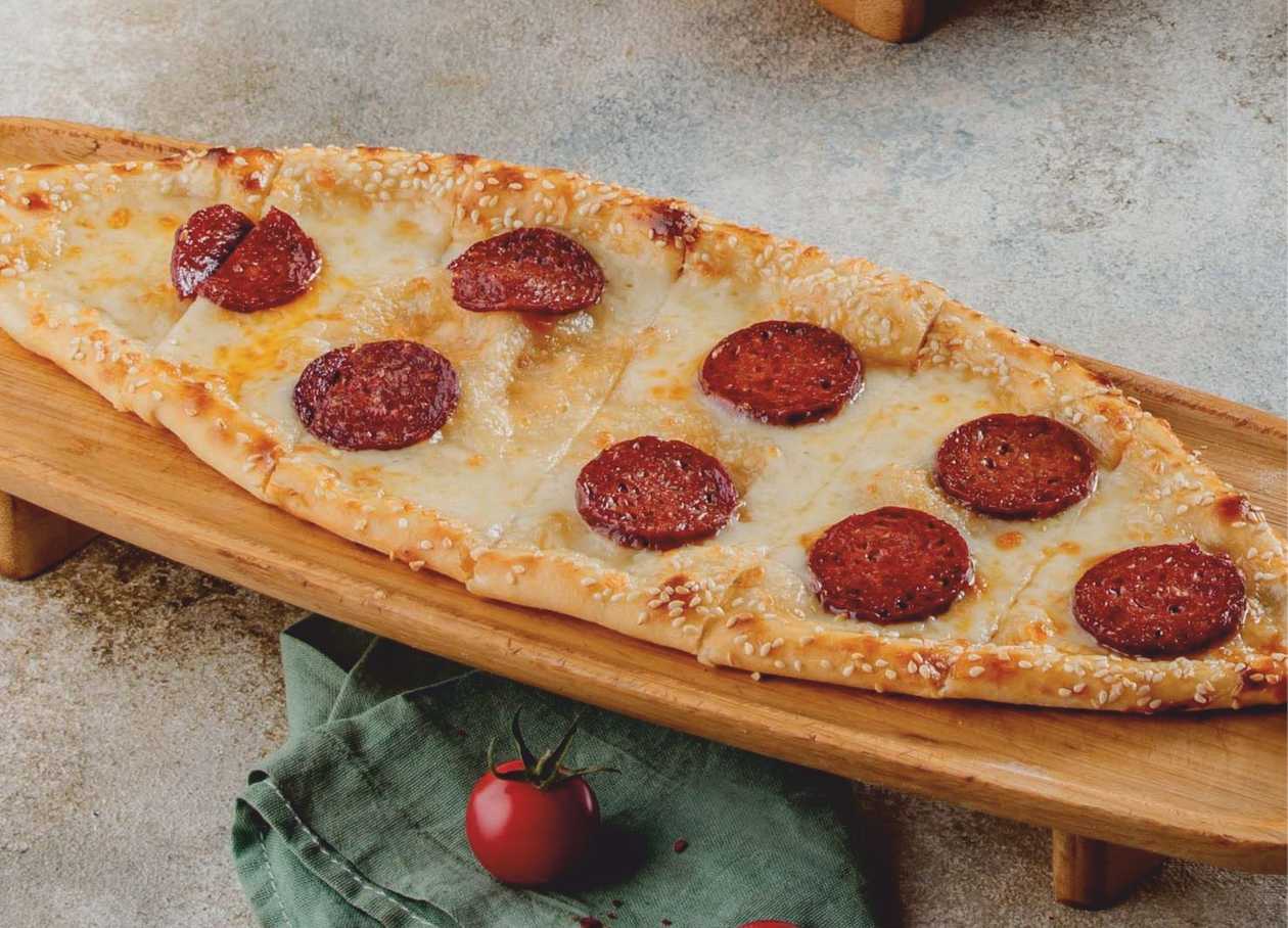 Sucuklu Pide